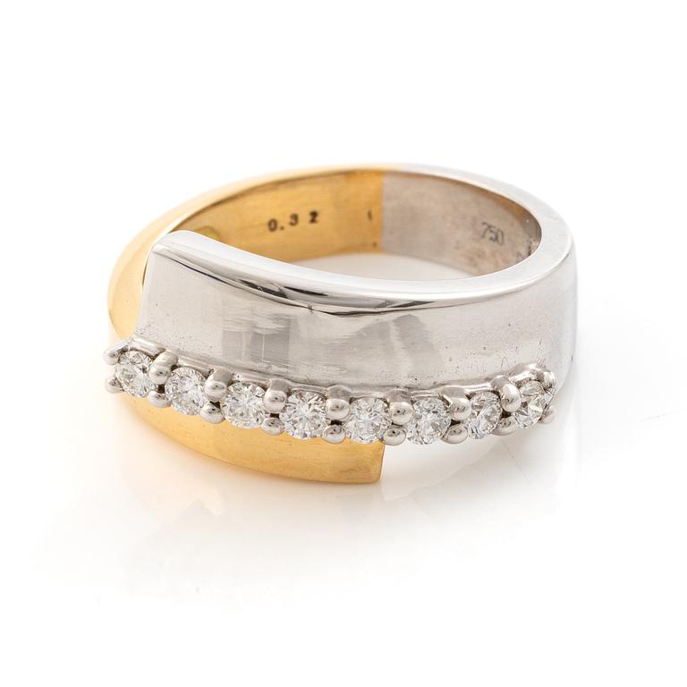 Ring, 18K gold and white gold with brilliant-cut diamonds.