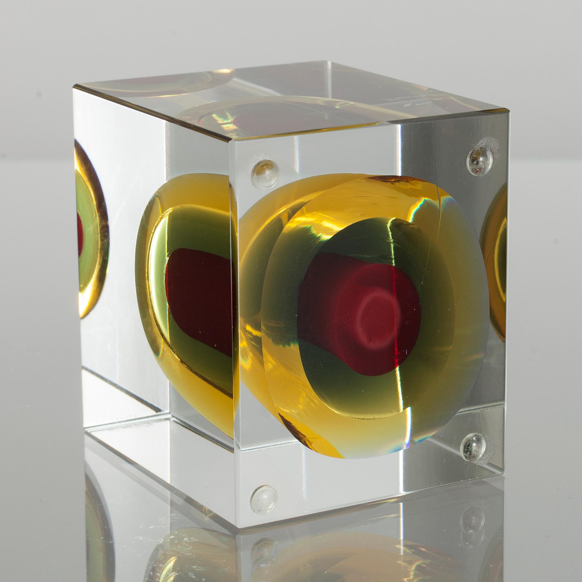 ÅRSKUB, glas, signerad Oiva Toikka, Nuutajärvi 2006, numrerad 177/2000.