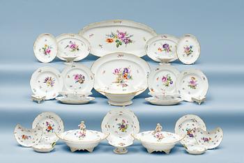 1416. An extensive Meissen dinner service, circa 1900. (90 pieces).