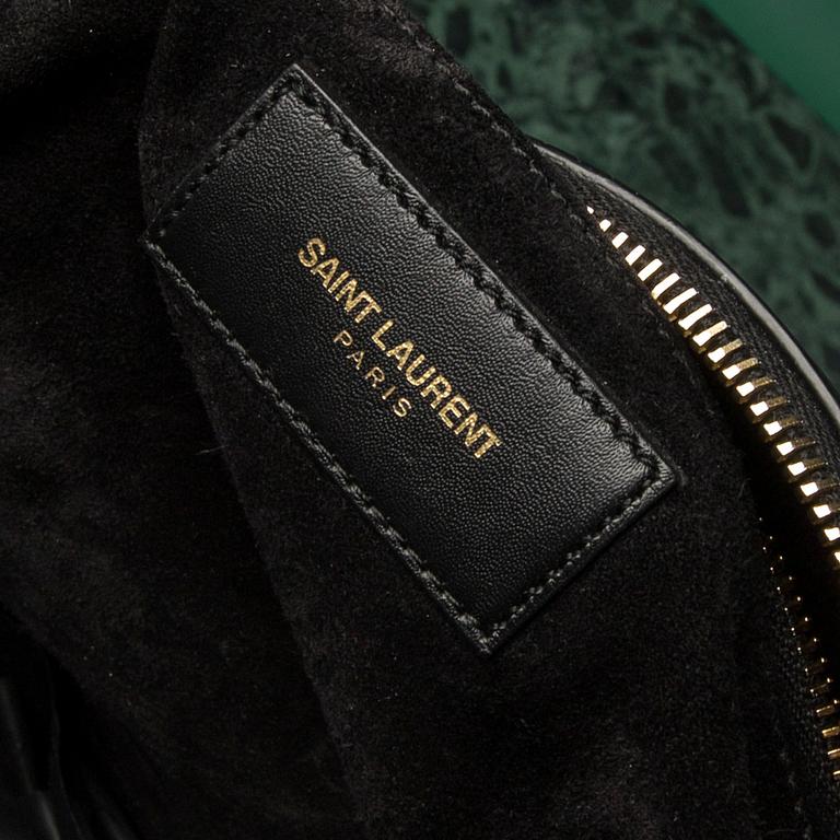 HANDBAG, "Duffle 6Hr Leather Noir", Saint Laurent" 30 x 20 x 17 cm.