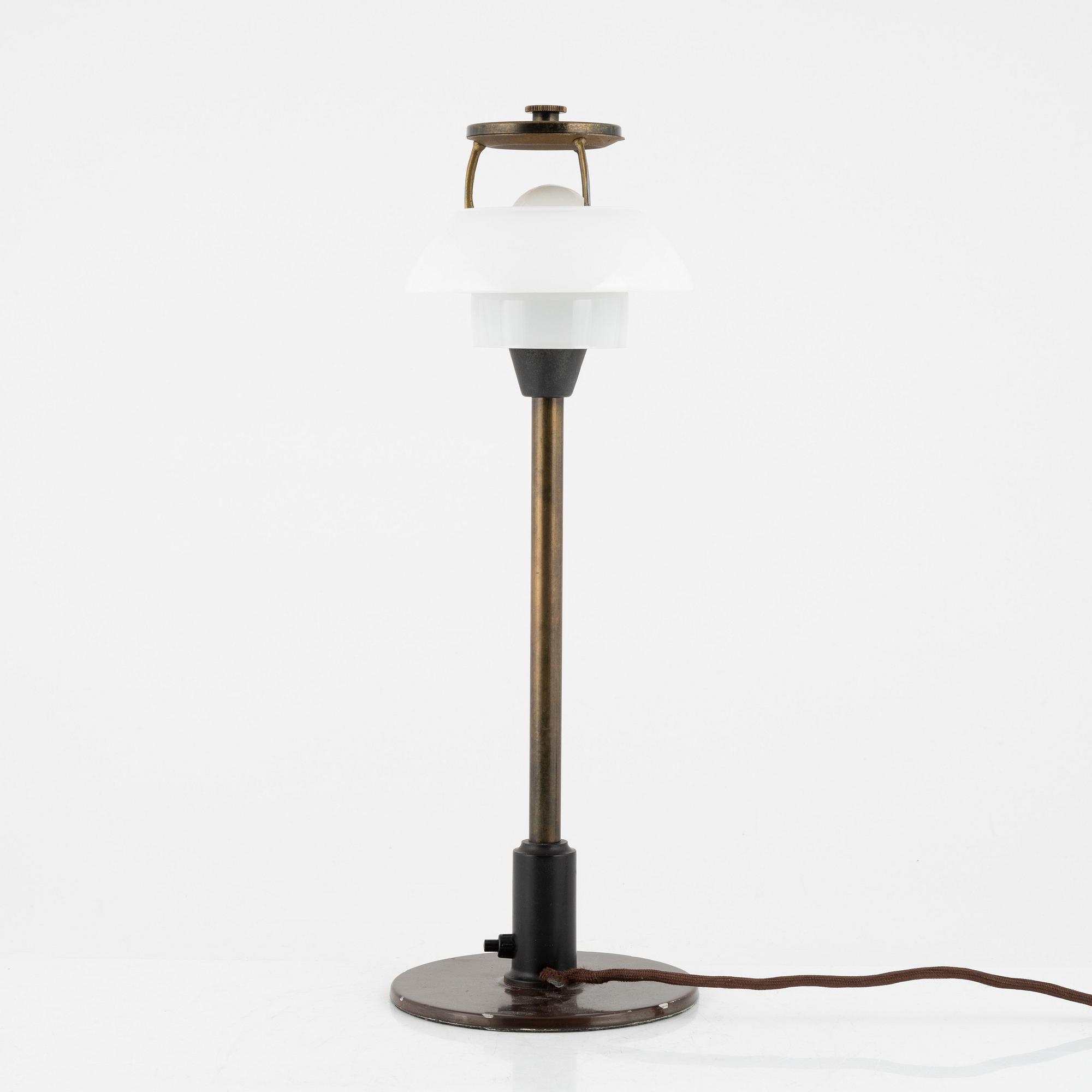 Poul Henningsen, a 3½ - 2½ table light, Louis Poulsen, Denmark, 1940's/50's.
