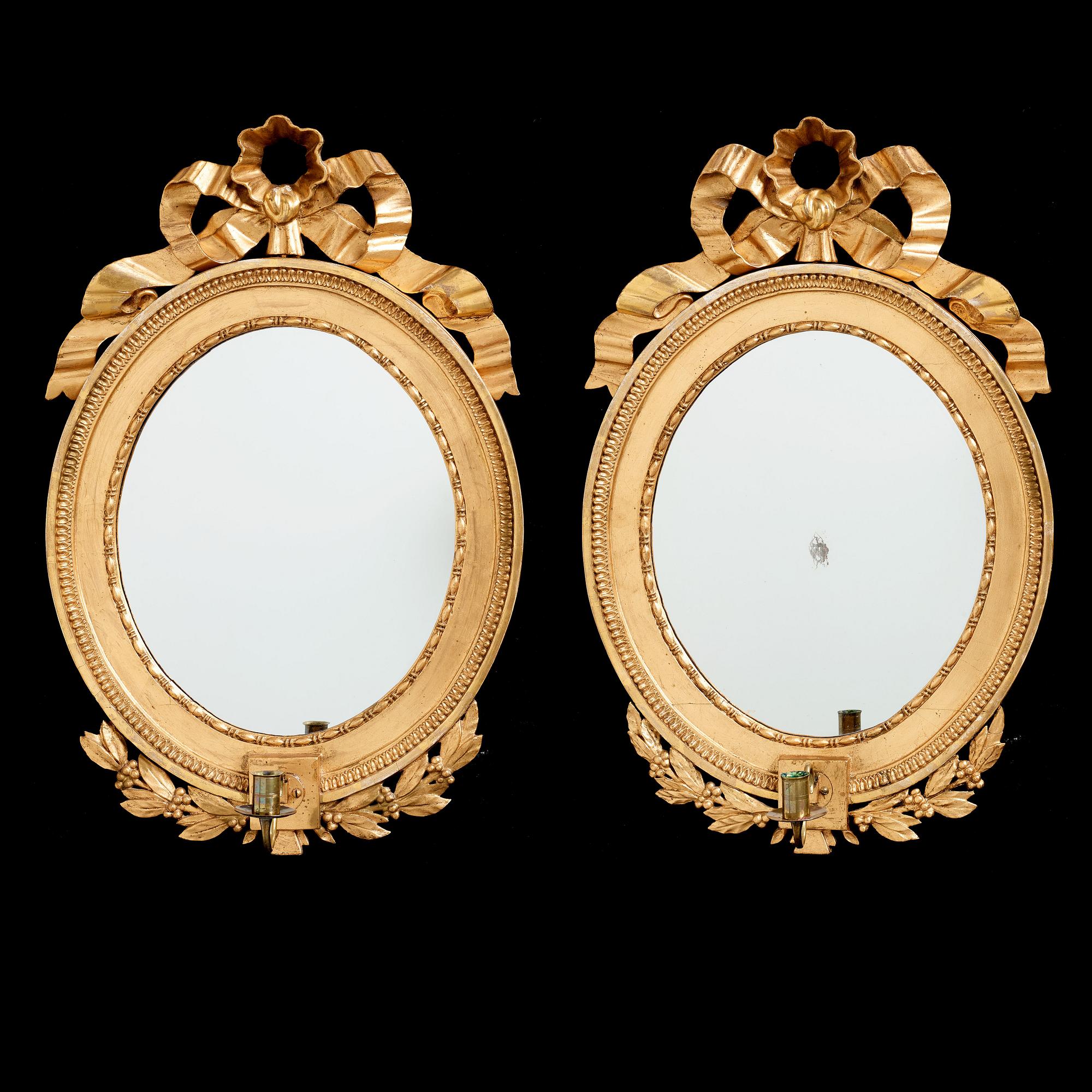 SPEGELLAMPETTER, för ett ljus, ett par, sengustavianska stockholmsarbeten, tidigt 1800-tal.