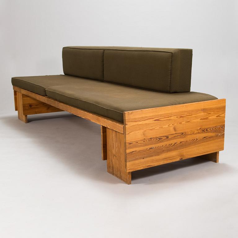 Olavi Hänninen, a 1960's sofa.