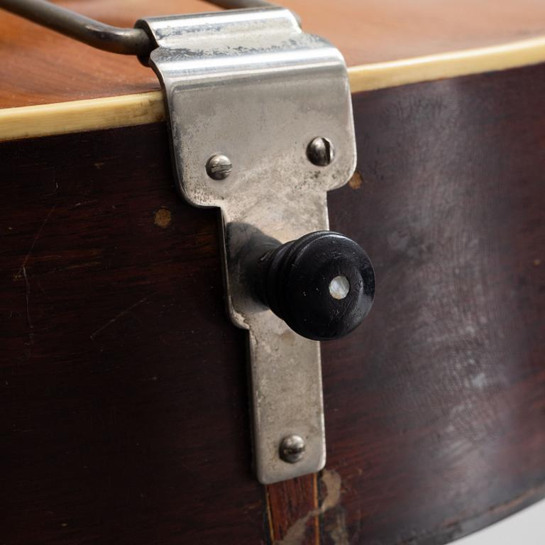 Gibson, "L-1", acoustic guitar, 1912, USA.