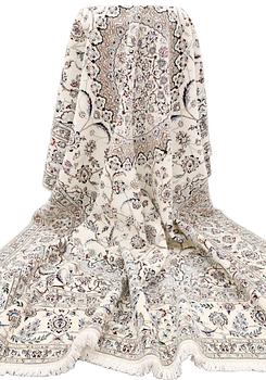 Matta, Nain, s.k. 9 LAA part silk, ca 437 x 307 cm.