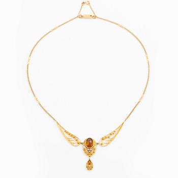 Collier, Dahlgren & Co, Malmö 1908, 18K gold with citrine and seed pearls.
