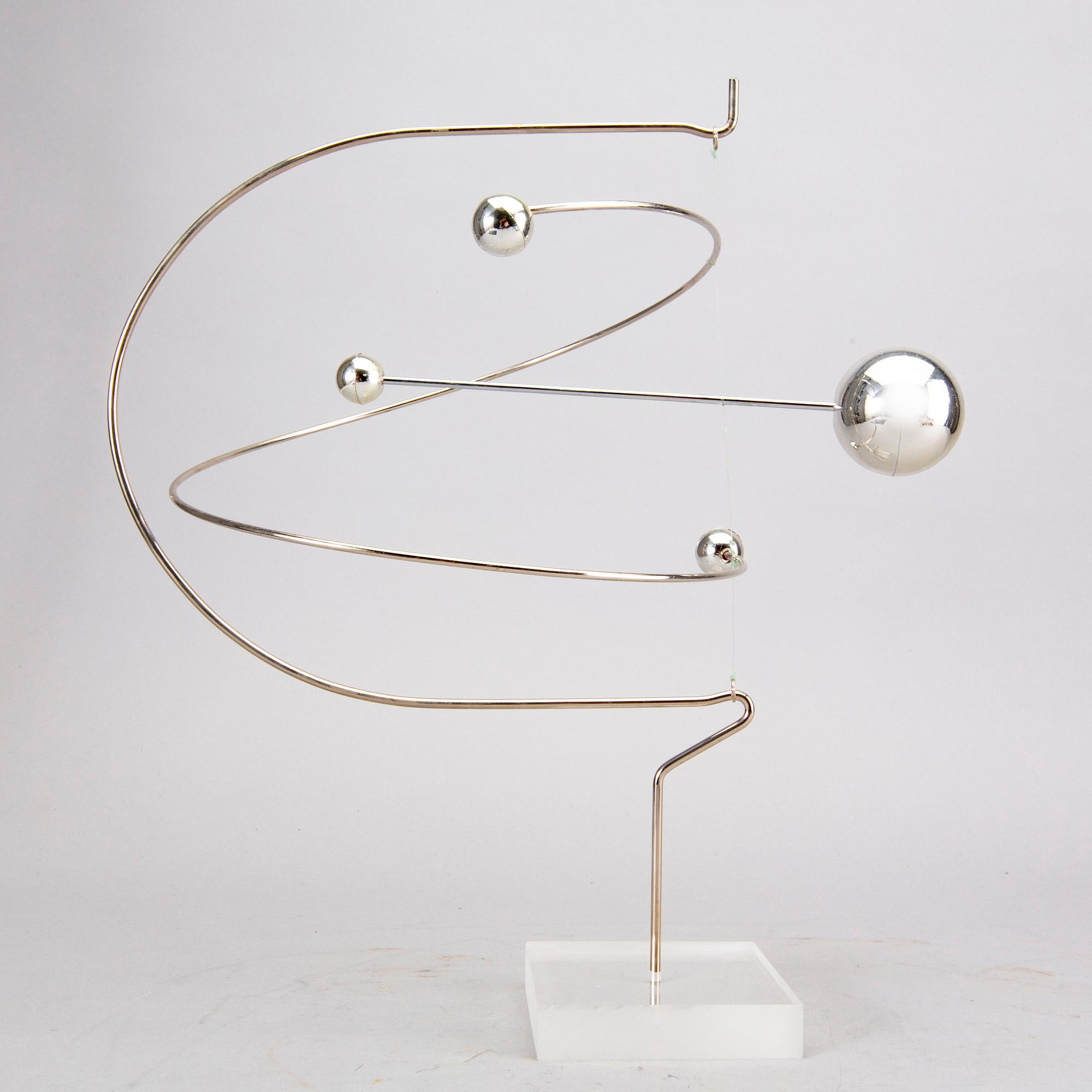 Anni & Bent Knudsen, skulptur/mobil osignerad.