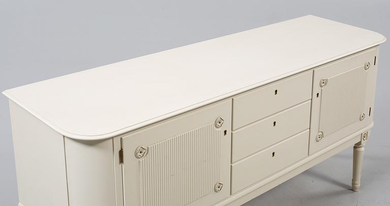 SIDEBOARD, gustaviansk stil, 1900-talets andra hälft.