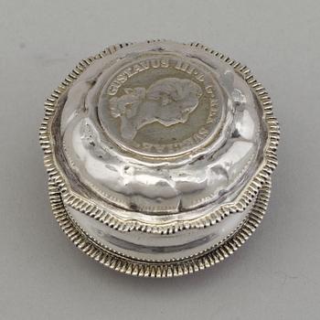 A Swedish 18th century parcel-gilt silver snuff-box, marked Anders Schotte, Uddevalla 1782.