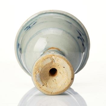A small blue and white stemcup, Ming dynasty (1368-1644).