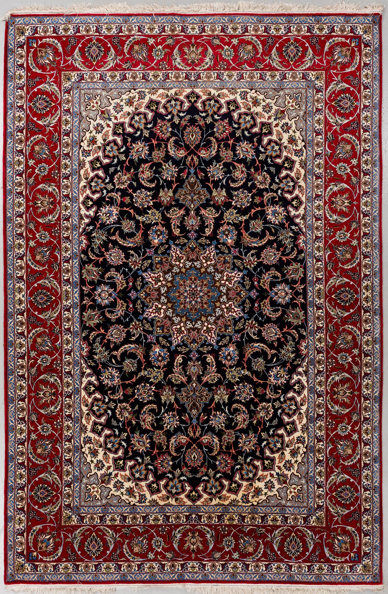 A CARPET, Old Esfahan, part silk, ca 306,5 x 201 cm.