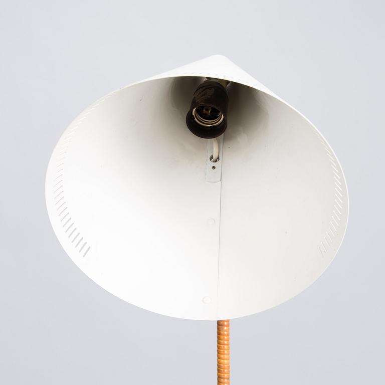 Paavo Tynell, A mid-20th century 'K10-10' standard lamp for Idman, Finland.