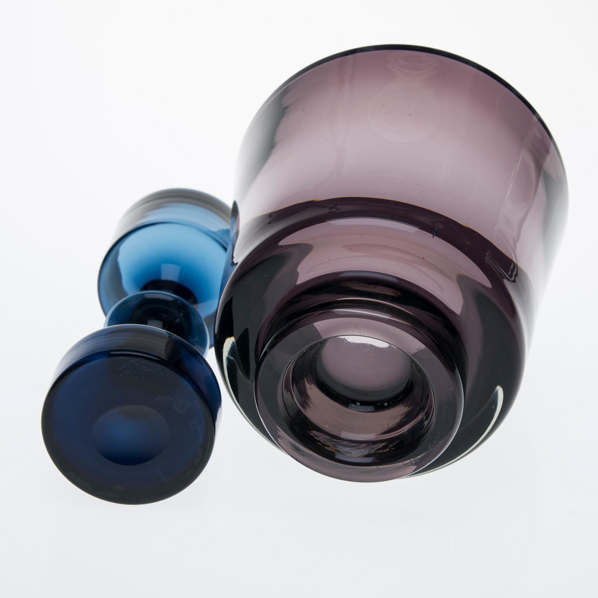 VAS, 2 st, glas, signerade "KF Nuutajärvi Notsjö -60" samt "K Franck Nuutajärvi Notsjö -63".