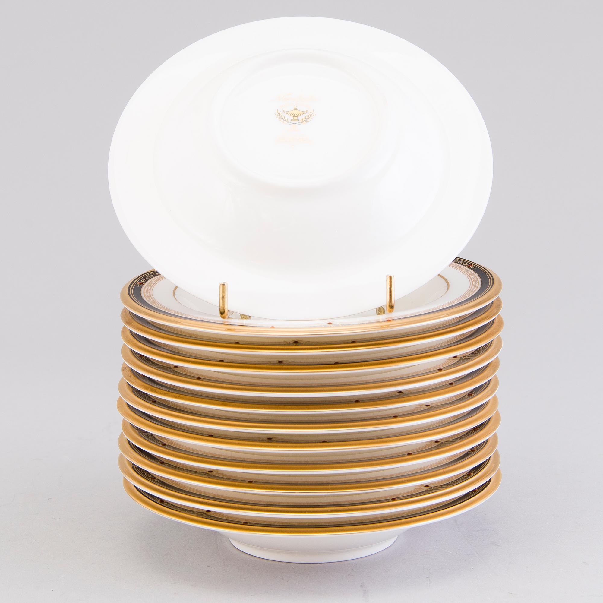 A Japanese 84-pcs Noritake porcelain coffee set and dinnerware from the end of the 20th Century.