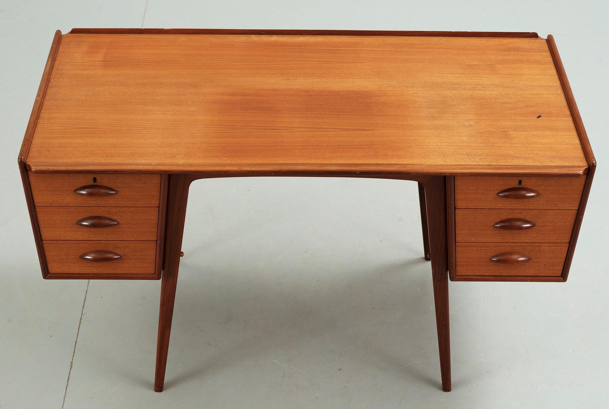 SKRIVBORD, "Pl. Uddebo", Svante Skogh, Aktiebolaget Möbelfabriken Balder, Vaggeryd, 1950-talets andra hälft.