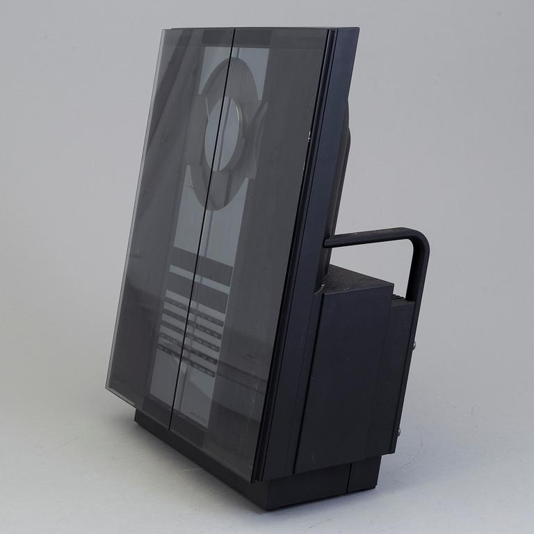 STEREO med tillbehör, "Beocenter 2300", design David Lewis, Bang & Olufsen, Danmark, tillverkad mellan 1991-2000.