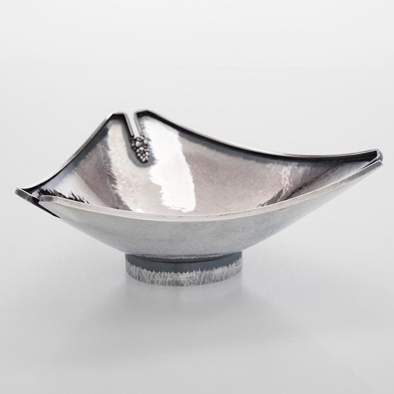 Skål, silver och cabochonslipade kvartser, Pirkan-Kulta Tammerfors 1962.