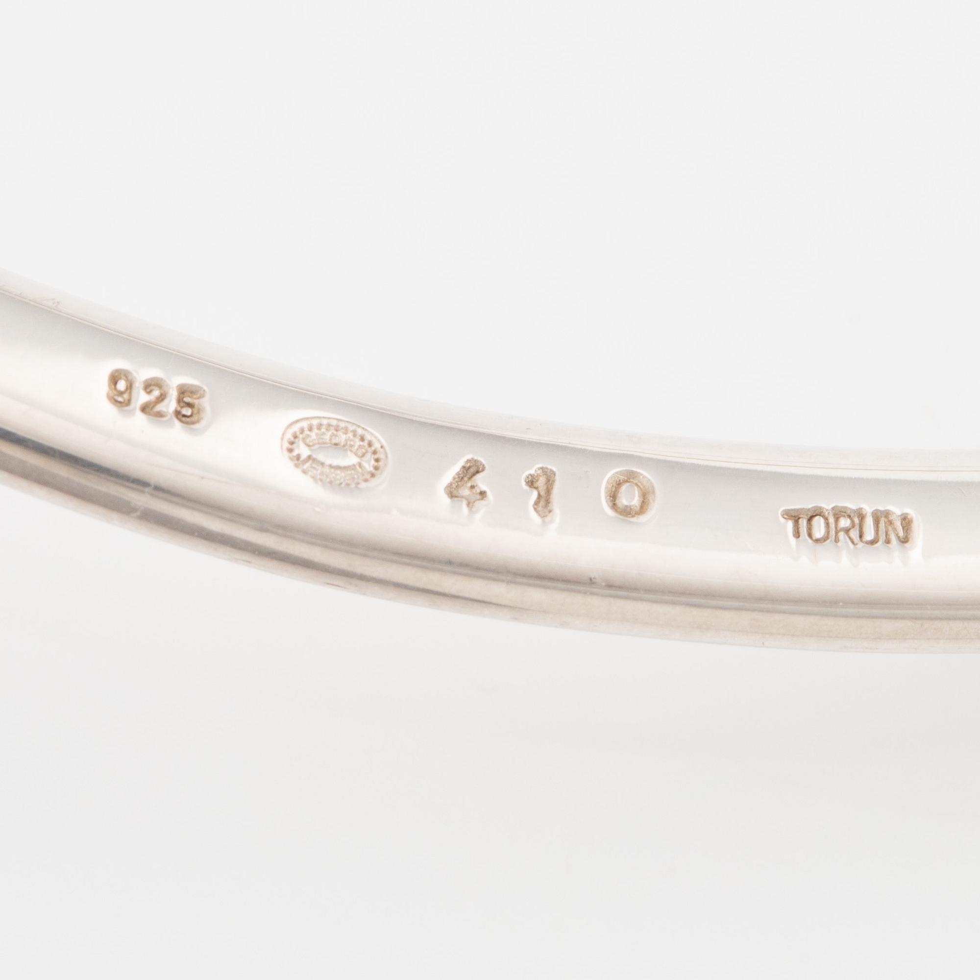 Vivianna Torun Bülow-Hübe, silver necklace with rock crystal. Georg Jensen.