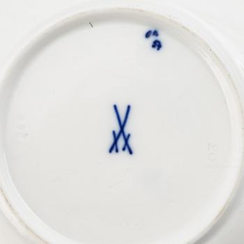 A 66-piece porcelain dinner service, "Zwiebelmuster", Meissen, Germany.