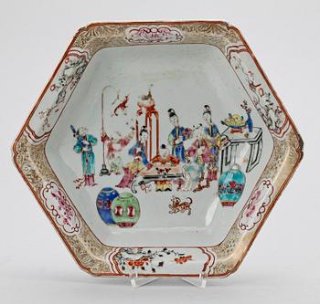 SKÅLFAT, porslin, Kina, 1700-tal.