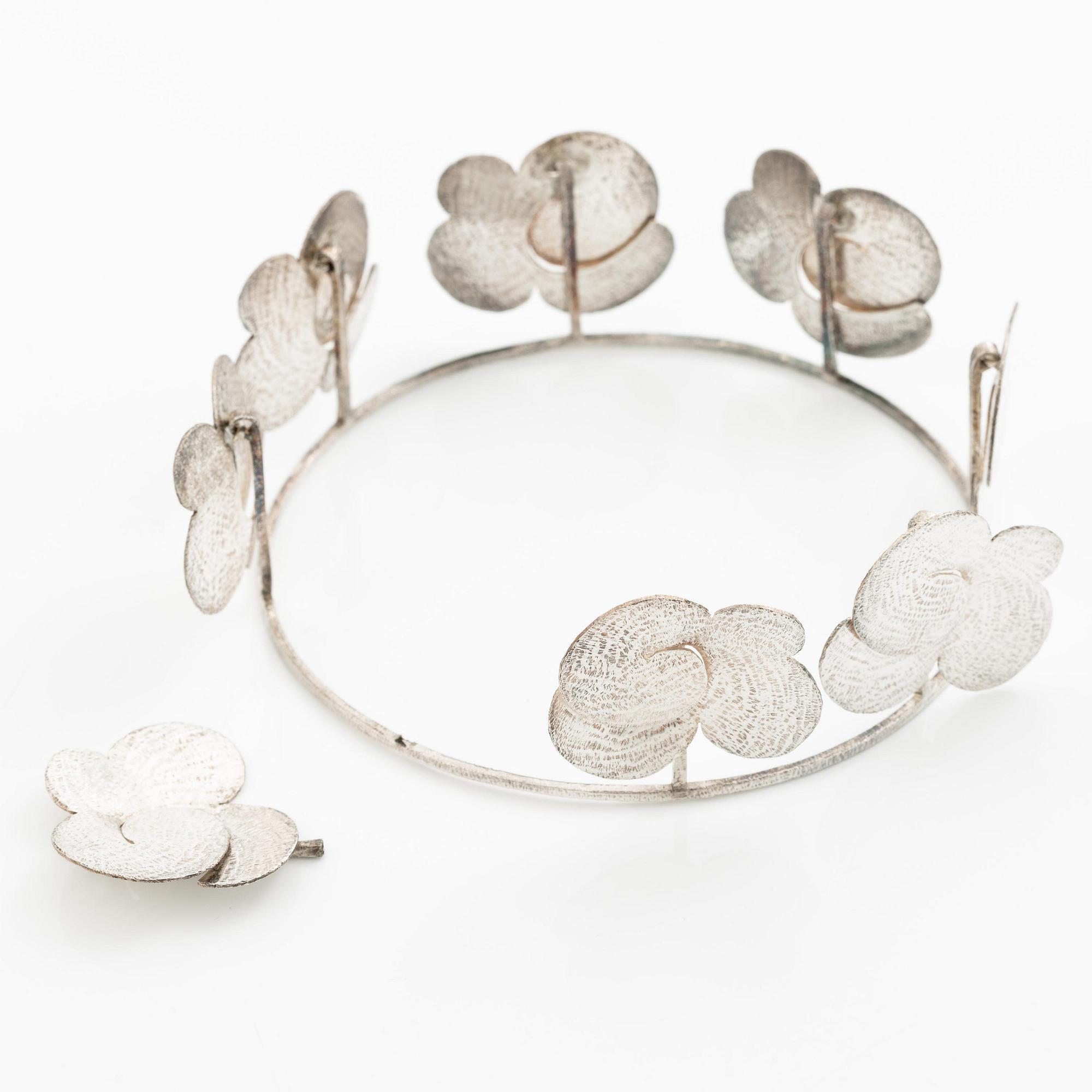 PA Lundahl-Terrs, a bridal crown, silver.