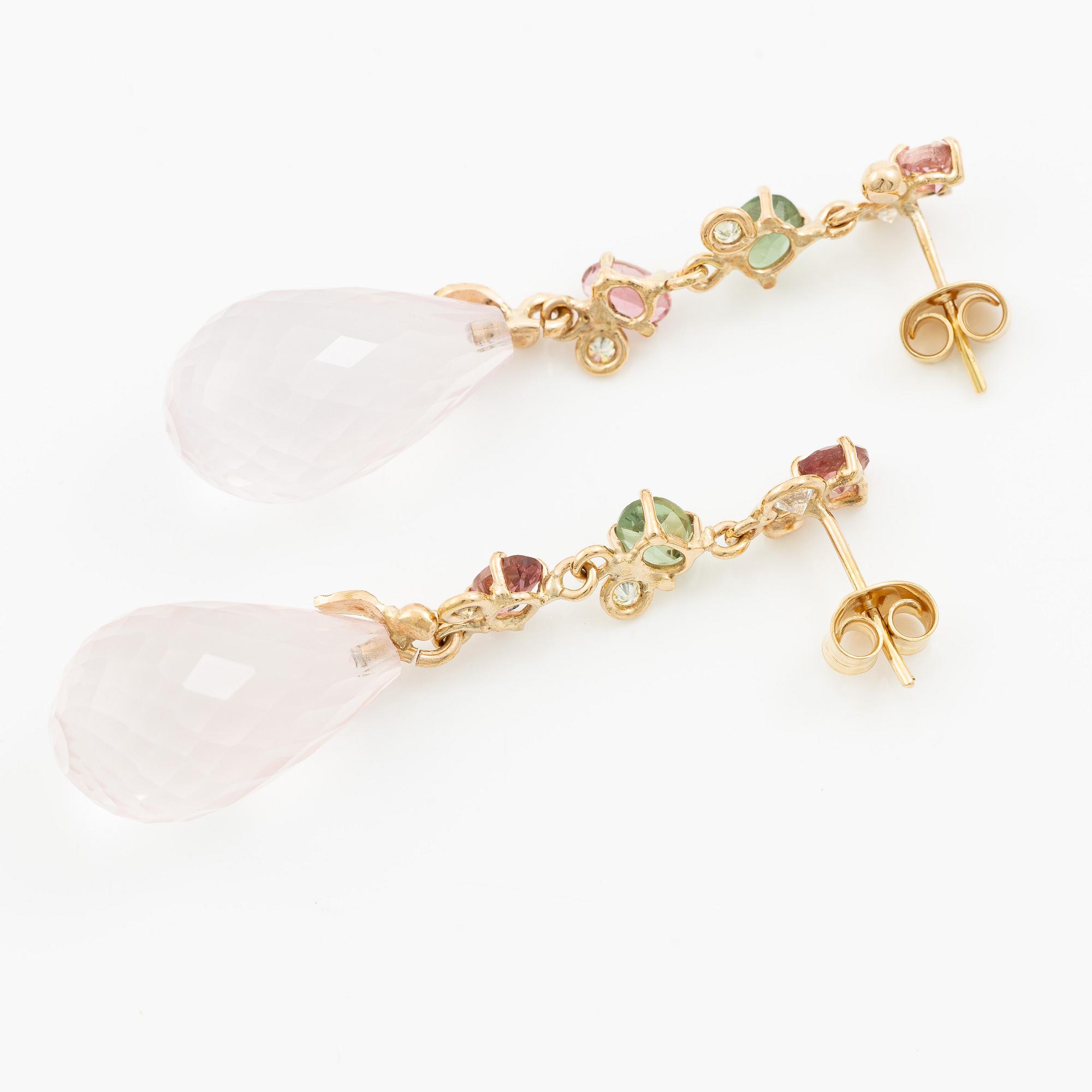 Earrings, Mandelstam, 18K gold with briolette-cut pink quartz, brilliant-cut diamonds, and pink and green tourmalines.