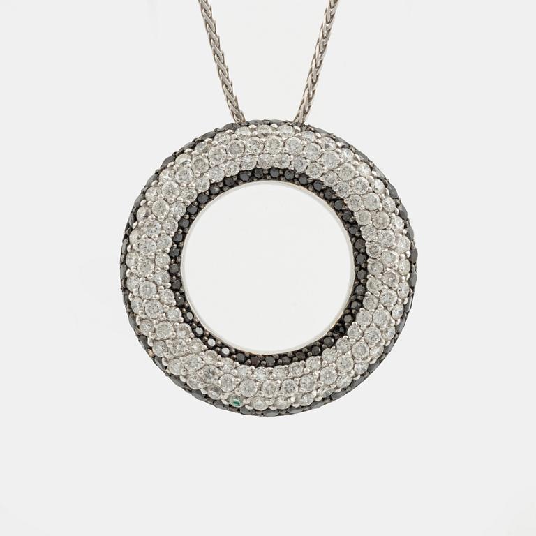 Pendant, white gold, five rows of brilliant-cut diamonds.