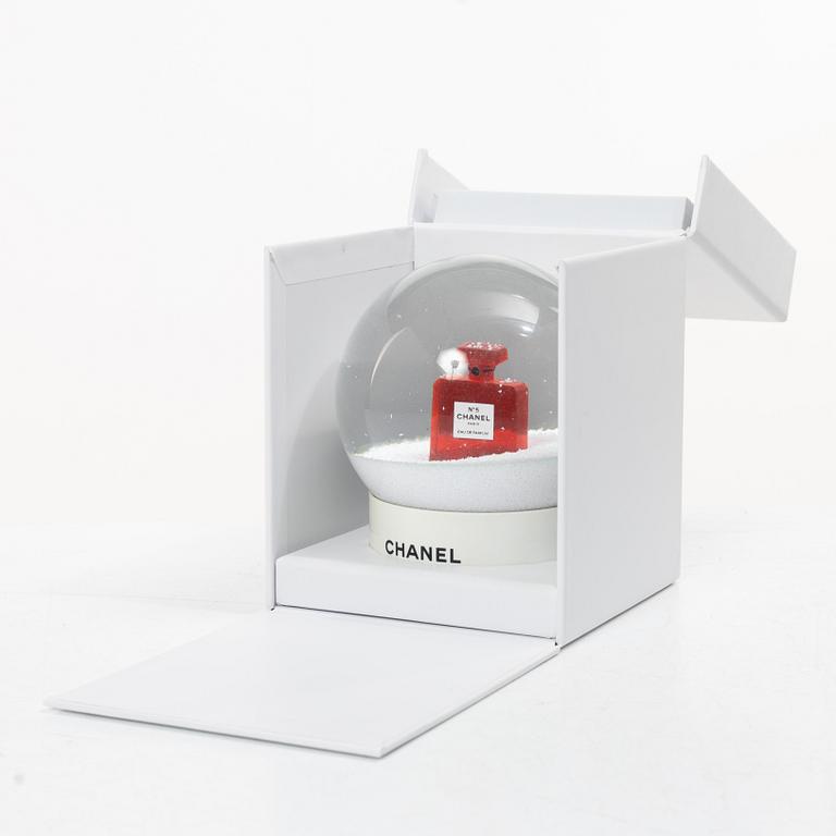 Chanel, Snöglob.