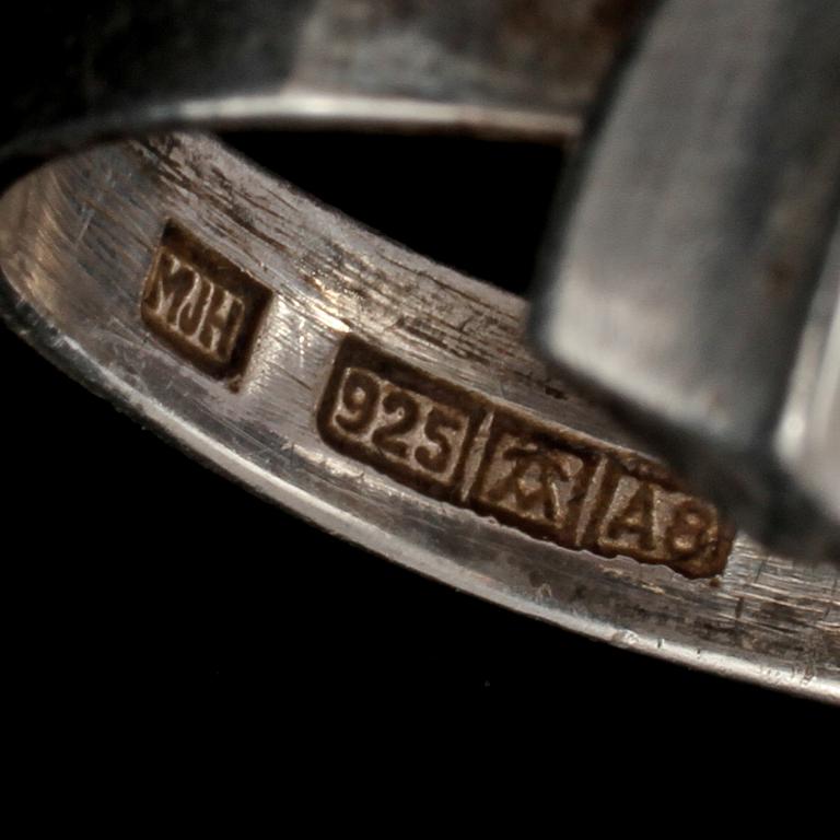 ARMRING SAMT RING, sterlingsilver, Matti Hyväninen, Finland. Vikt 18 g.