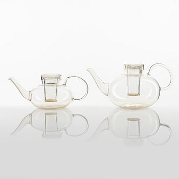 Wilhelm Wagenfeld, a 19-piece glass tea service, Jena Glas.