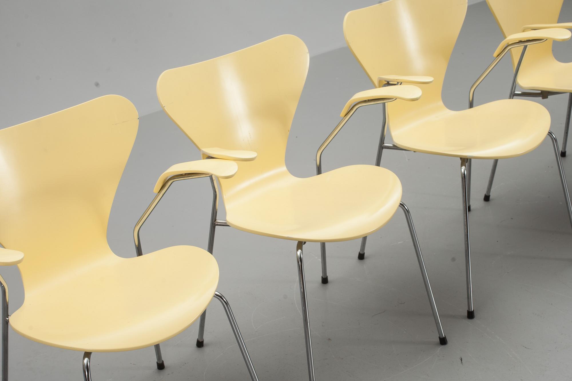 KARMSTOLAR, 6 st, "Sjuan", Arne Jacobsen för Fritz Hansen.