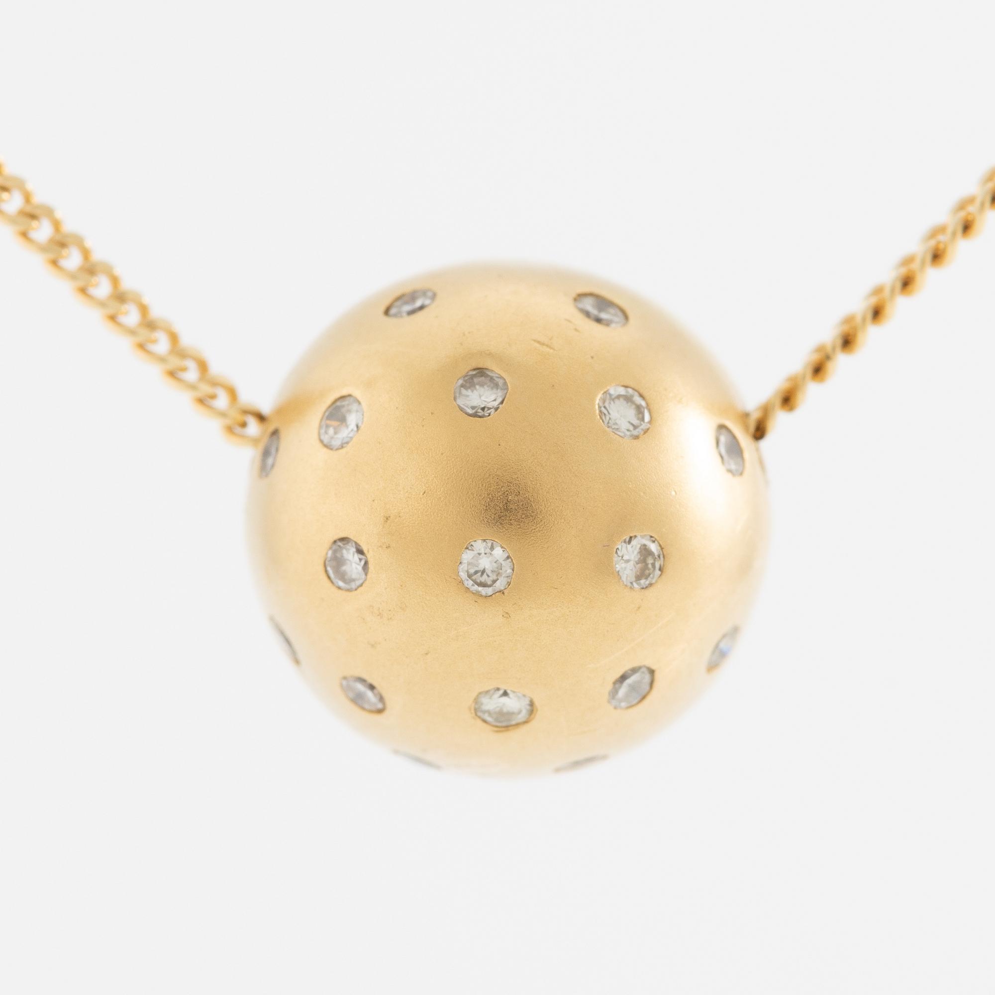Necklace 18K gold with brilliant-cut diamonds.
