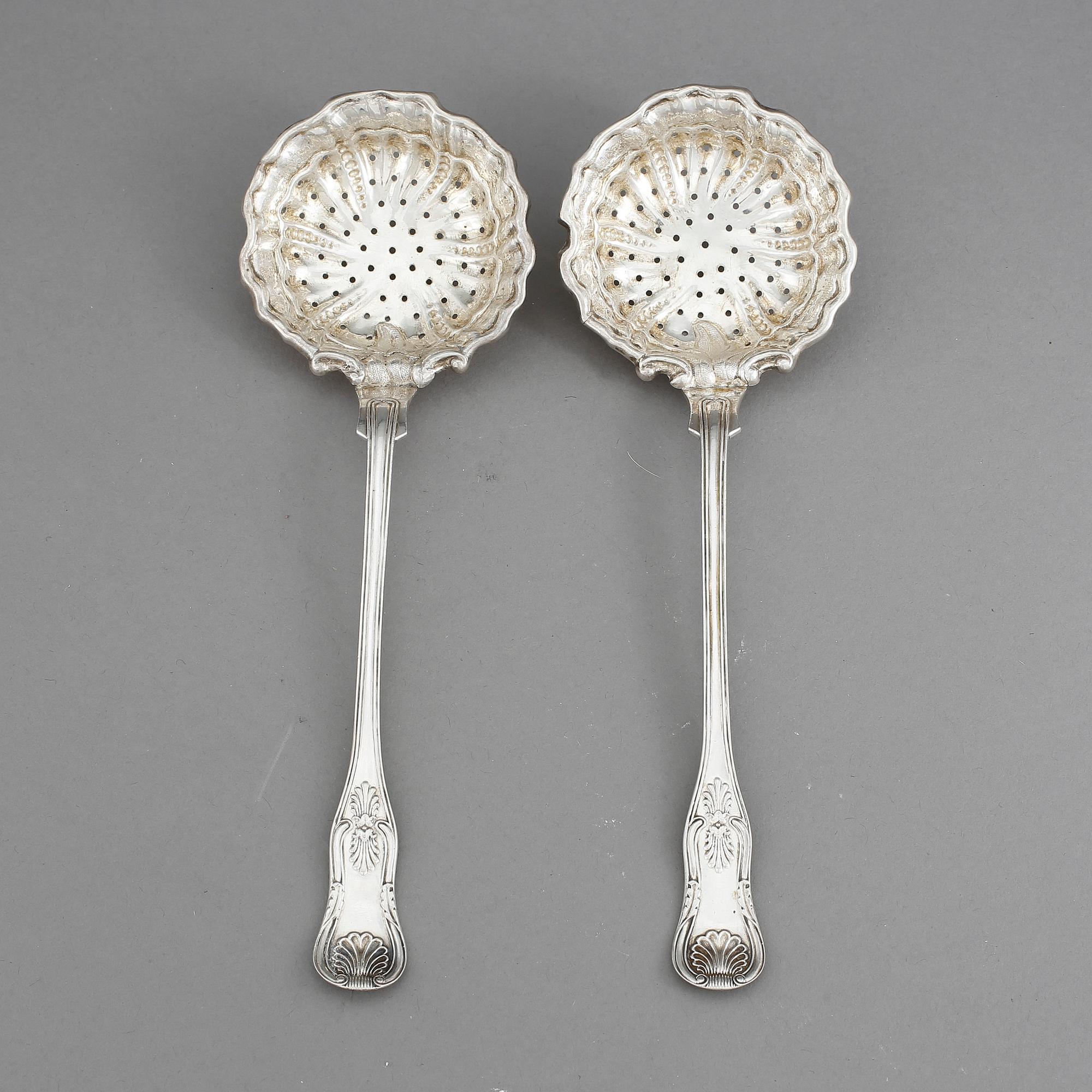 STRÖSKEDAR, ett par, silver, Torsk, Stockholm 1853. Tot ca 119 gram.