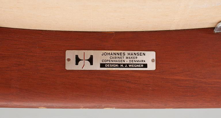 KARMSTOLAR, ett par, Hans Wegner "JH-713", Johannes Hansen Möbelsnedkeri, Danmark, 1900-talets andra hälft.