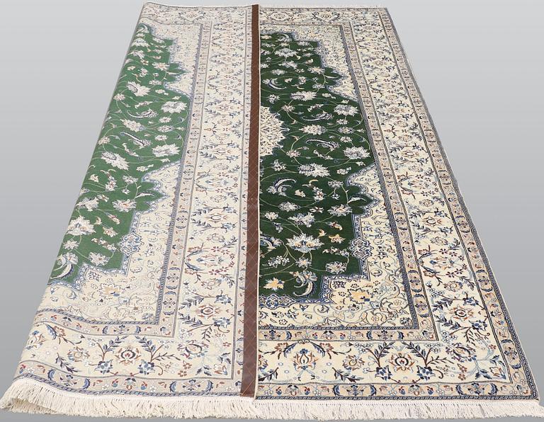 Matta, Nain, part silk, ca 302 x 202 cm.