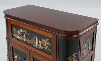 A drinks cabinet from China, second half of the 20th century.