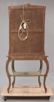 VITRINSKÅP, rokokostil, sydeuropa, 1900-tal.