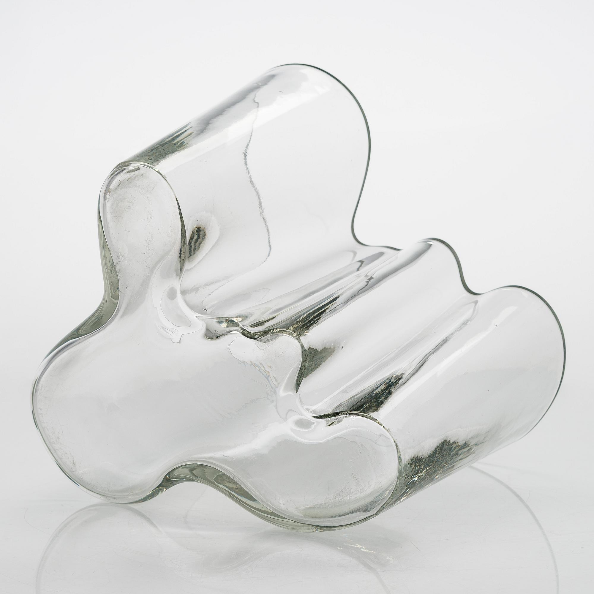 Alvar Aalto, a 1950s' 3030' vase, signed Alvar Aalto. Iittala 1950s.