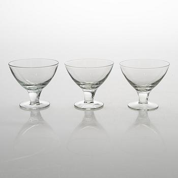 Gunnel Nyman, lasiston osia, 33 kpl, "GN 46", Nuutajärvi Notsjö. Tuotannossa 1949-1969.