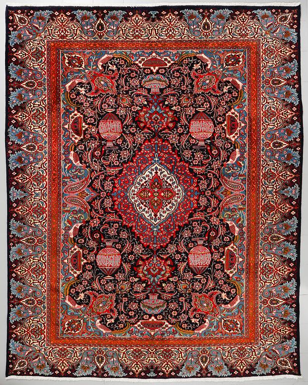 A Kashmar rug, ca 370 x 290 cm.