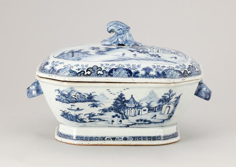 TERRIN MED LOCK, porslin, Kina Qianlong 1700-tal.
