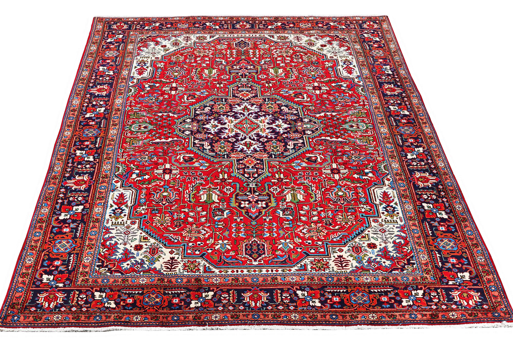 Matta, Täbriz, ca 309 x 204 cm.