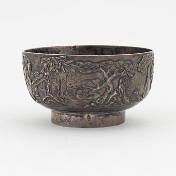 A Chinese silver bowl, early 20th Century.