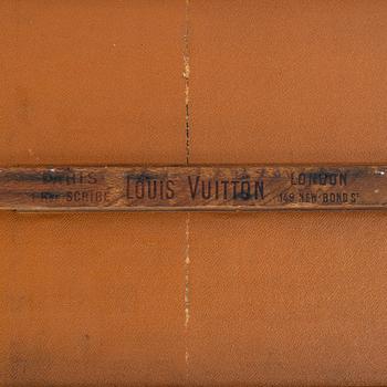 Louis Vuitton, orange Steem Trunk from the early 20th century.