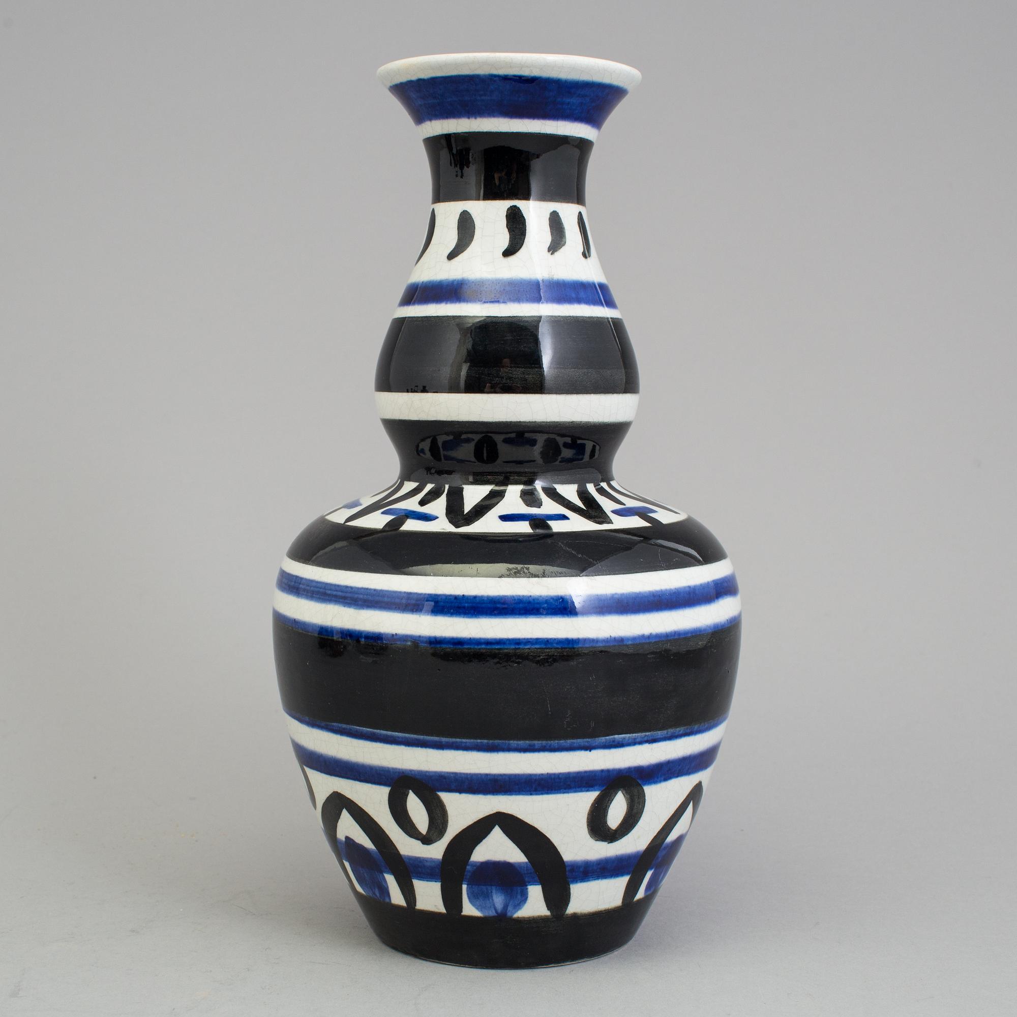 EDWARD HALD, a porcelain vase from Rörstrand, 1920's.