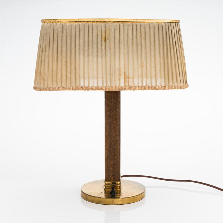 Paavo Tynell, A mid 20th century '5066' desk lamp for Taito Oy, Finland.