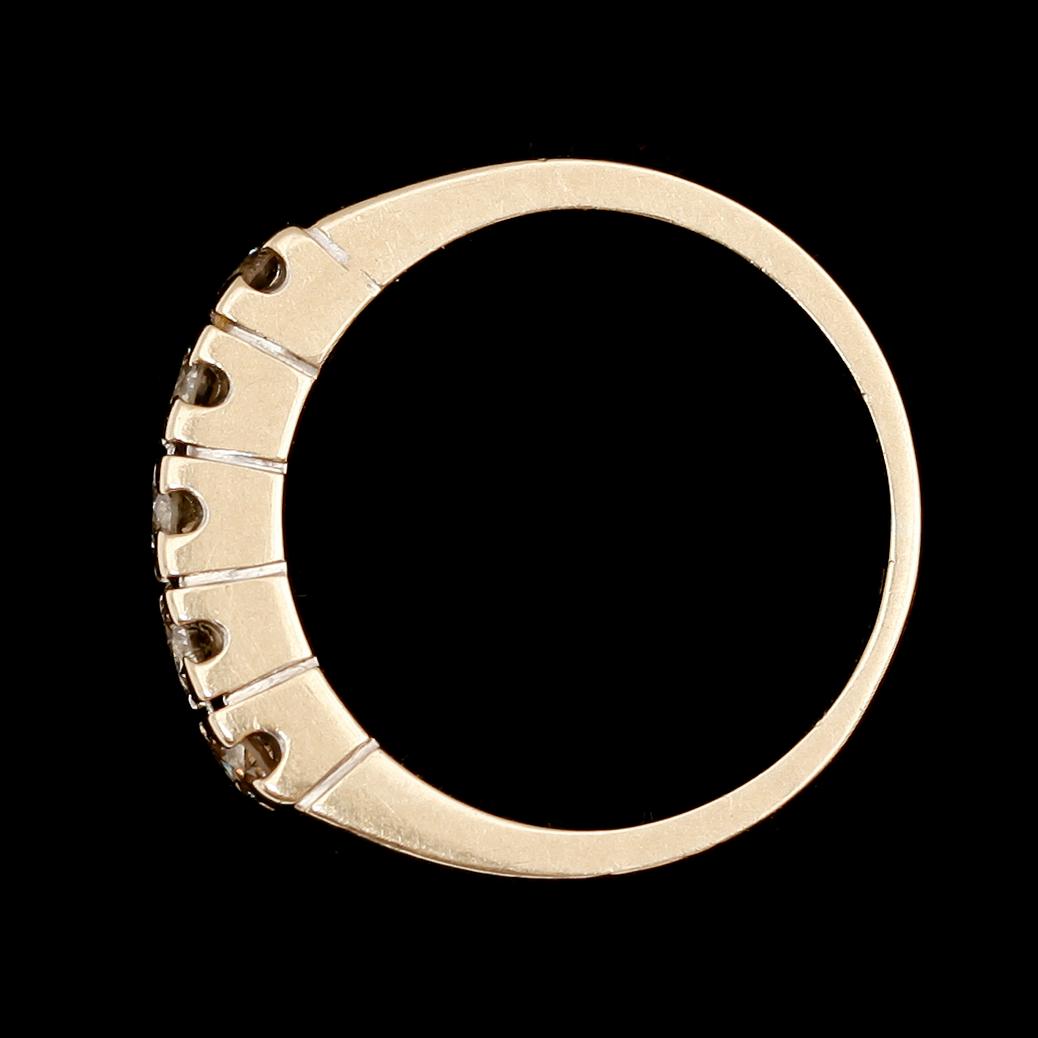 RING, 18 k vitguld med 5 briljanter. Total vikt ca 4 g.