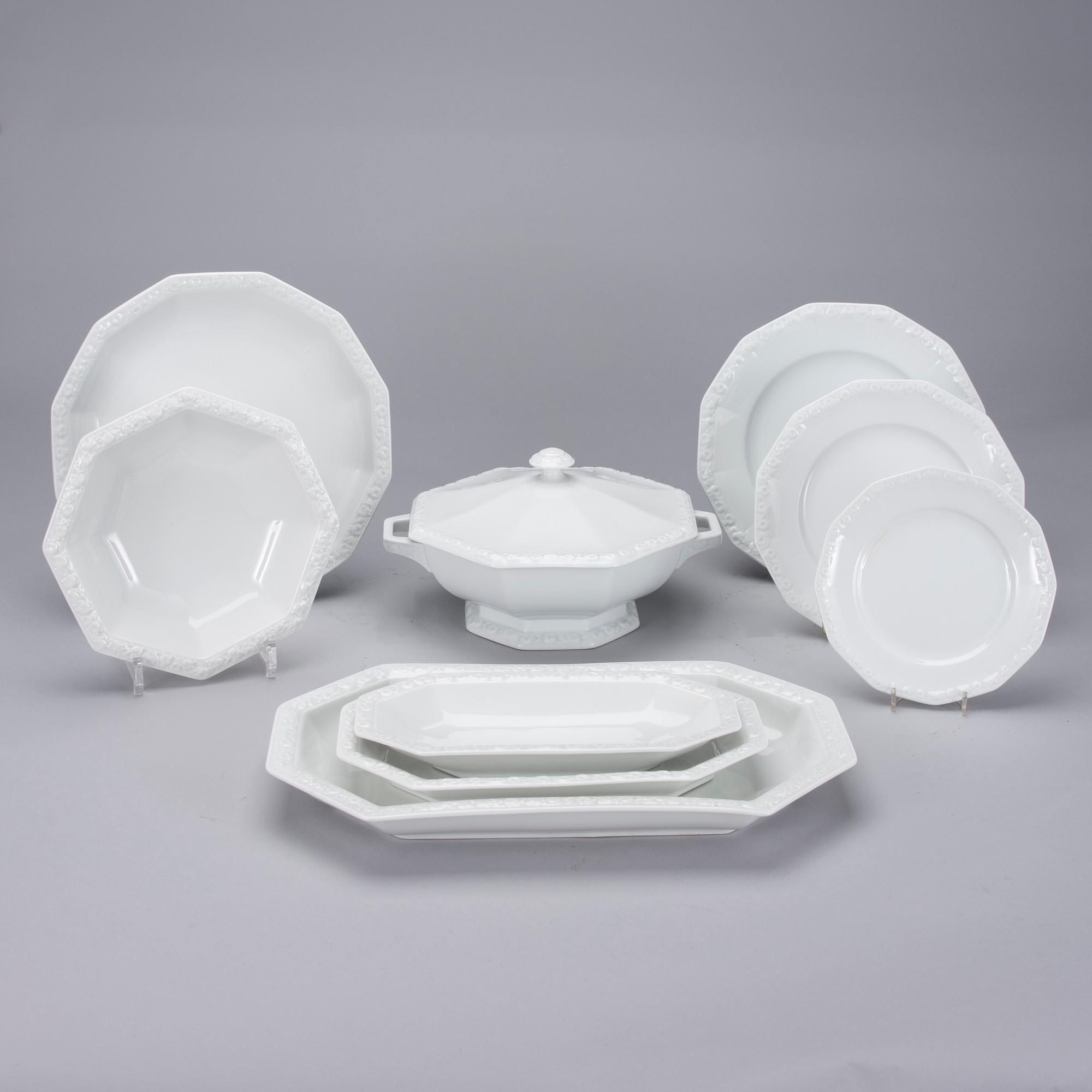MATSERVIS, porslin, 40 delar, "Classic Rose", Rosenthal, Tyskland.
