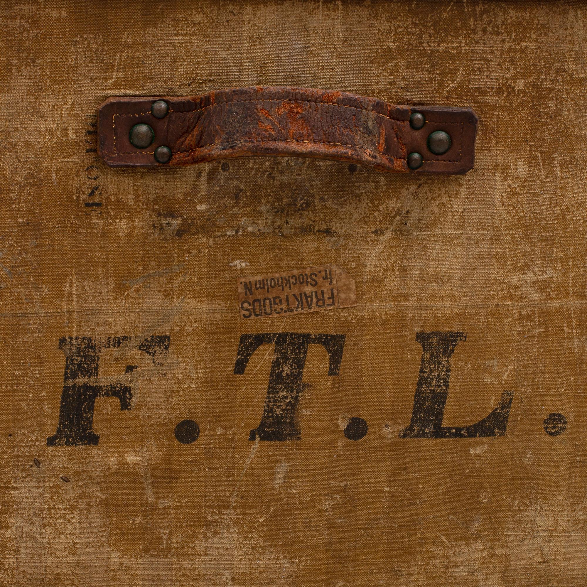 LOUIS VUITTON, a French travel trunk, late 19th Century.