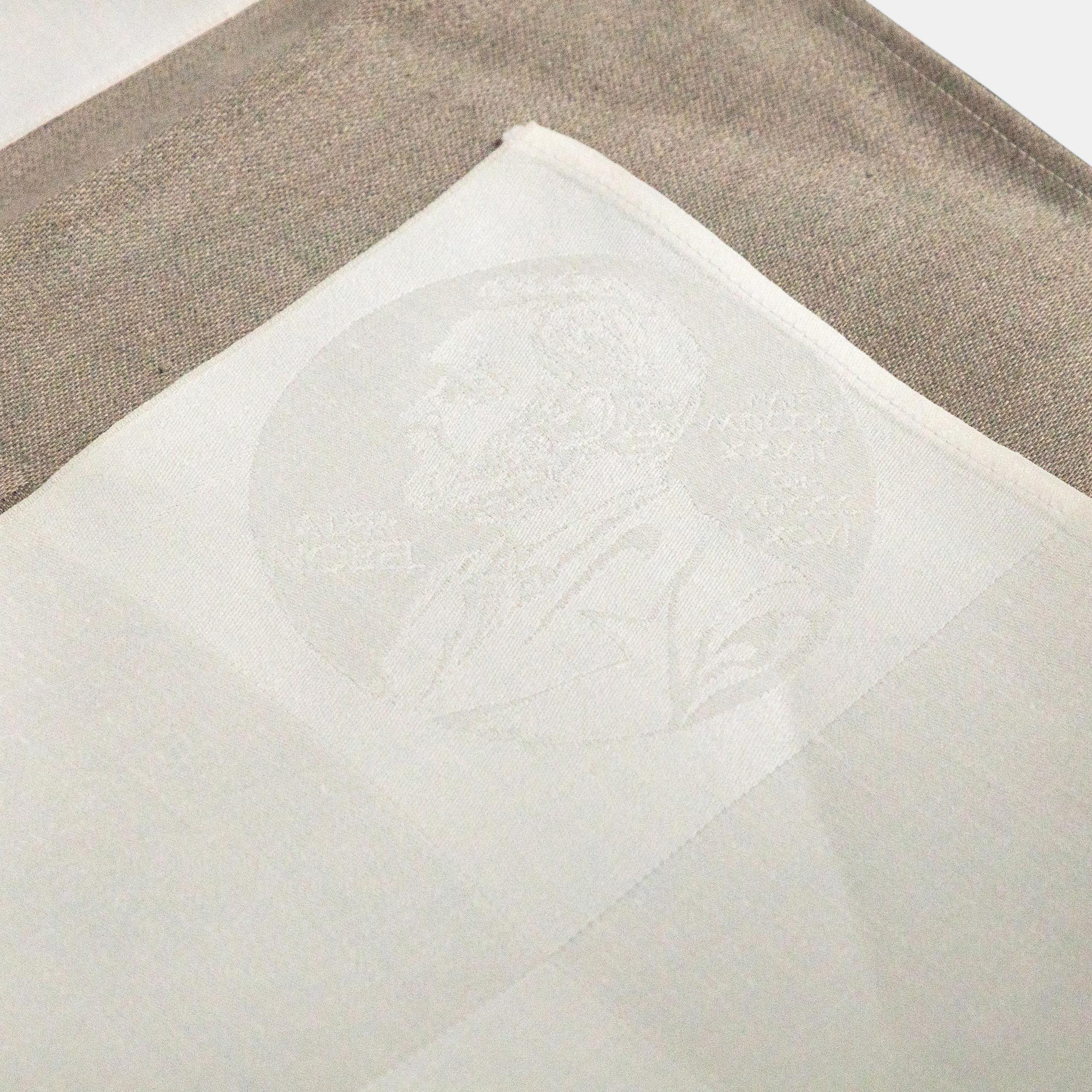 Ingrid Dessau, a linen damask tablecloth and six napkins, 'Nobel', Klässbols Linneväveri.
